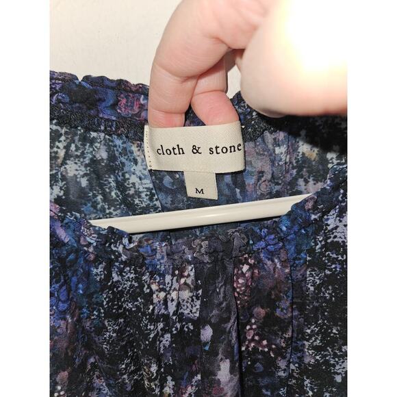 Cloth & Stone Anthropologie Abstract Womens Blouse Smocked Neckline/Sleeves Sz M - Picture 5 of 5